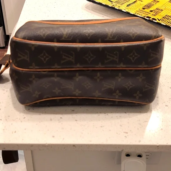Louis Vuitton GM Bag - Picture 12 of 13